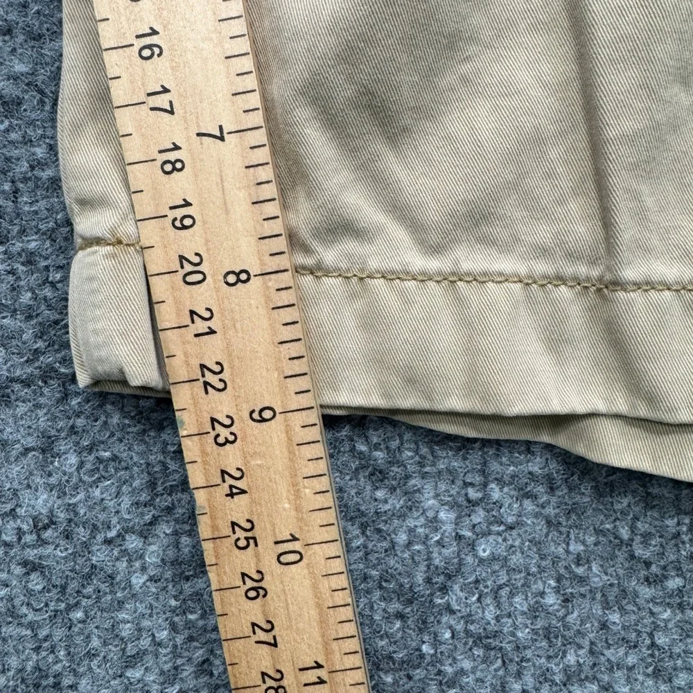 Uniqlo Chino Shorts Mens Medium Khaki 9in Inseam Cotton Casual Dress